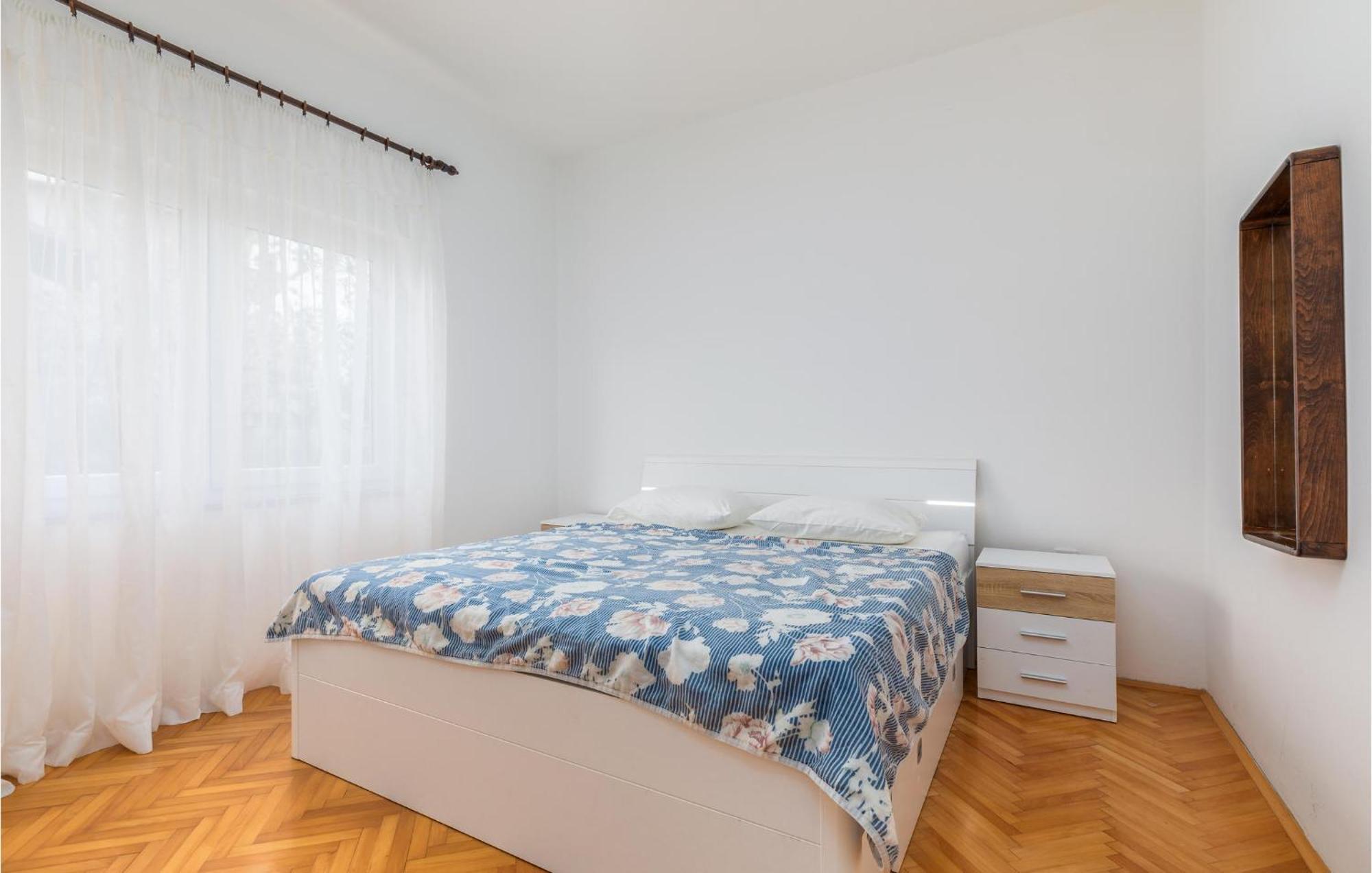 Lovely Apartment In Fazana With Kitchen Exterior foto