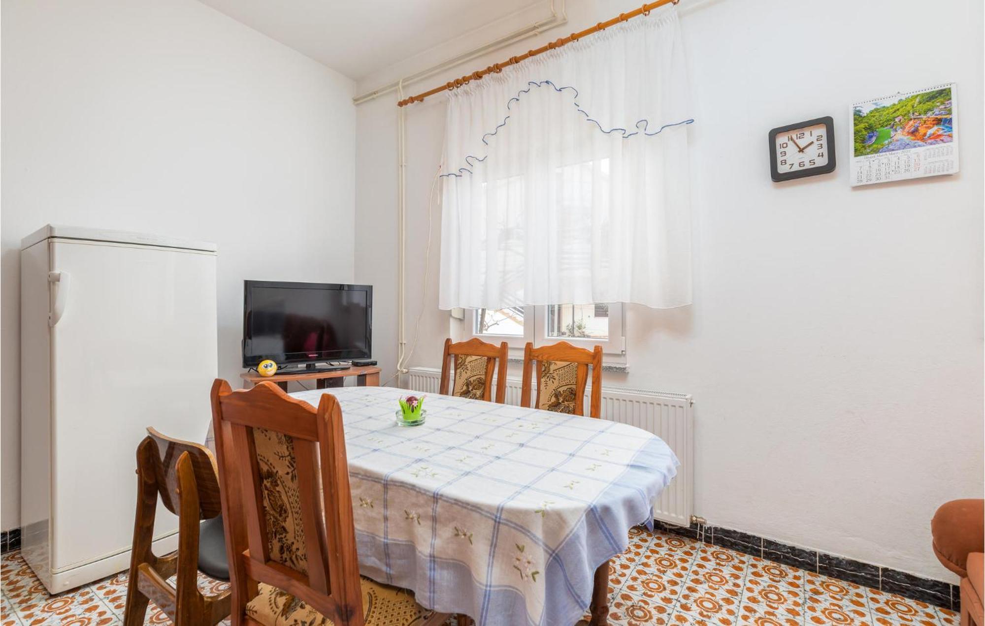 Lovely Apartment In Fazana With Kitchen Exterior foto