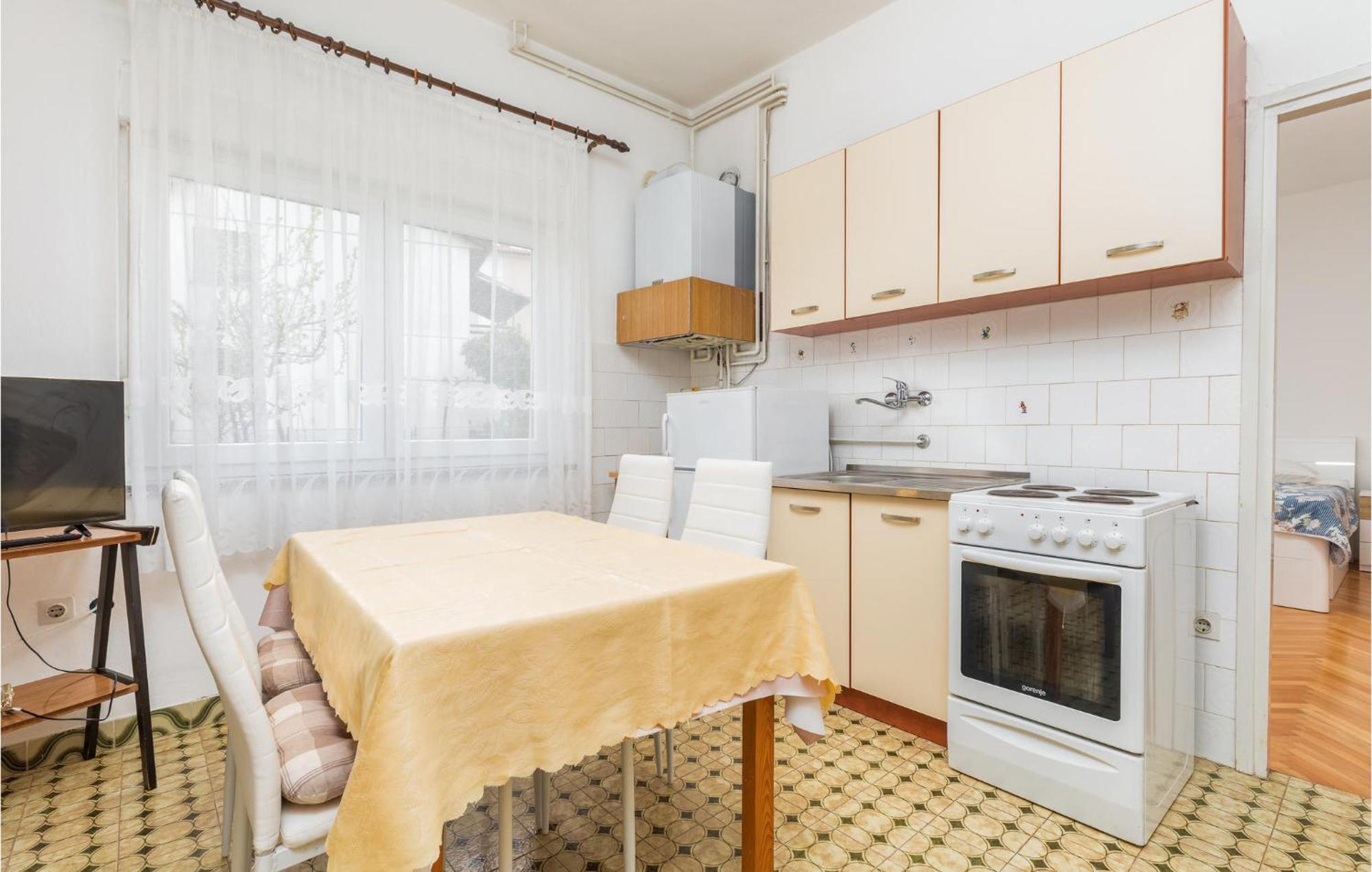 Lovely Apartment In Fazana With Kitchen Exterior foto